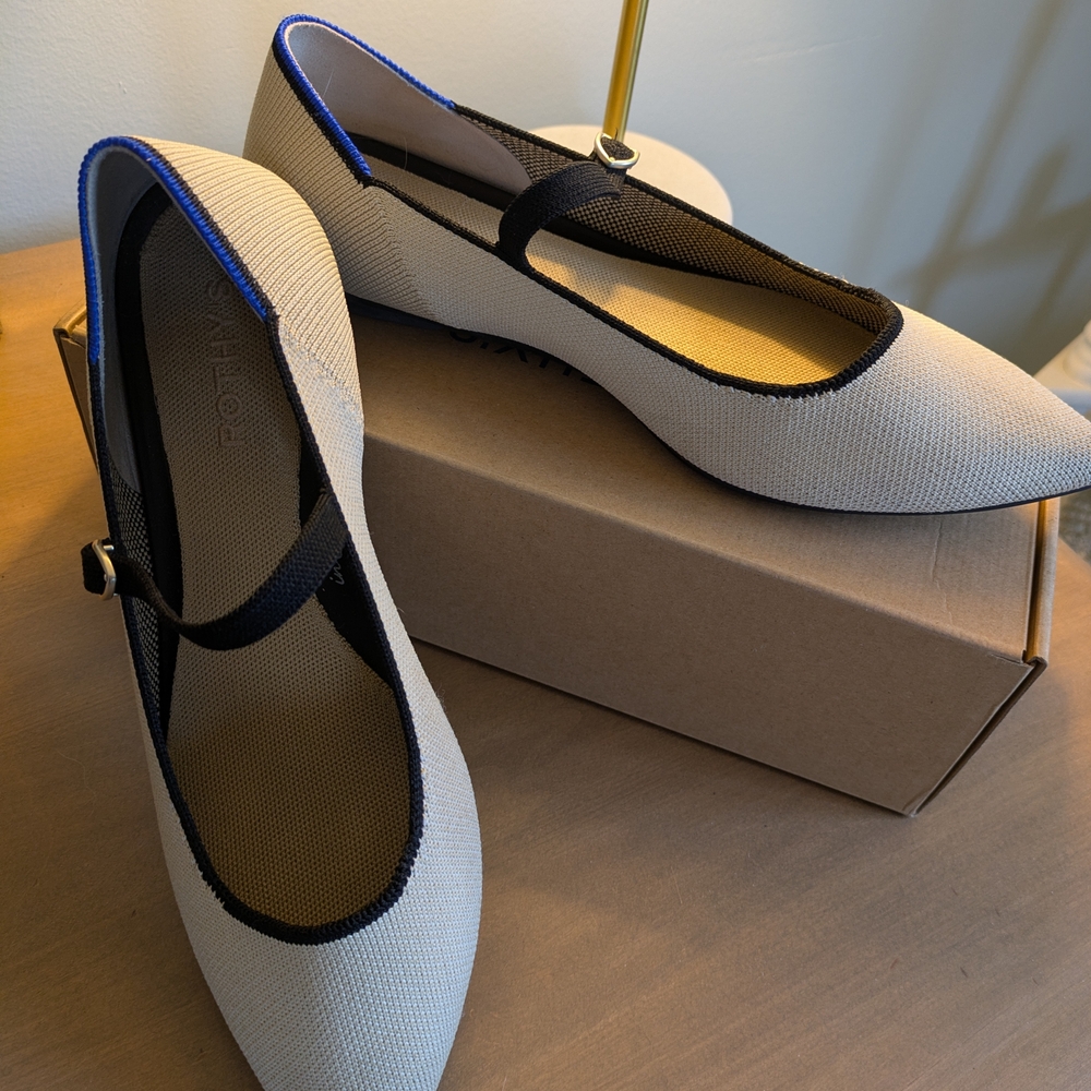 Rothy's Tan and Black Women's Flats - Picture 6 of 9